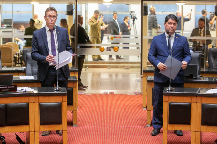 Deputados elogiam energia trifásica no interior e querem câmeras nas salas