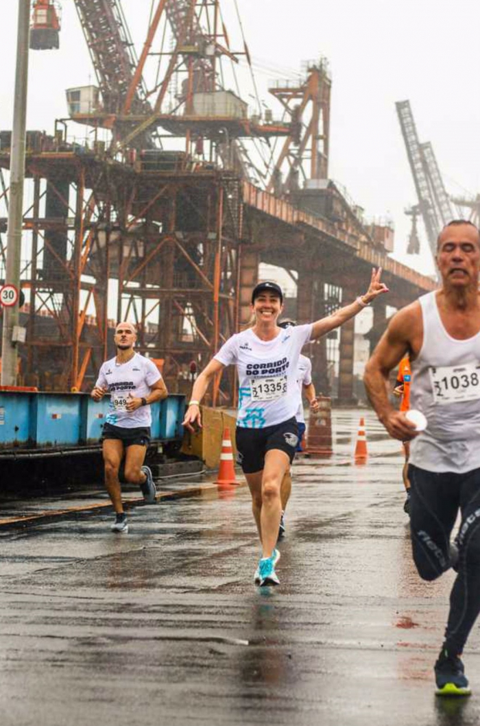 Talita Pamplona fica em 2º lugar na Corrida do Porto de Paranaguá