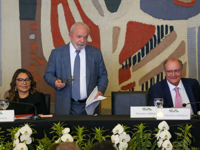 Lula assina decreto que recria o Conselhão