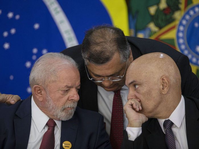Lula indica dois advogados para ministros do TSE, confirma Moraes