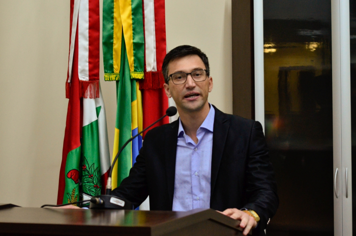 Suplente Valmir Jordani toma posse na Câmara de Indaial