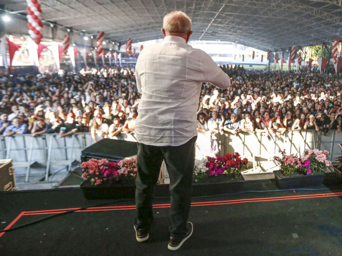 Lula fará infiltração no quadril em hospital de Brasília nesta quarta