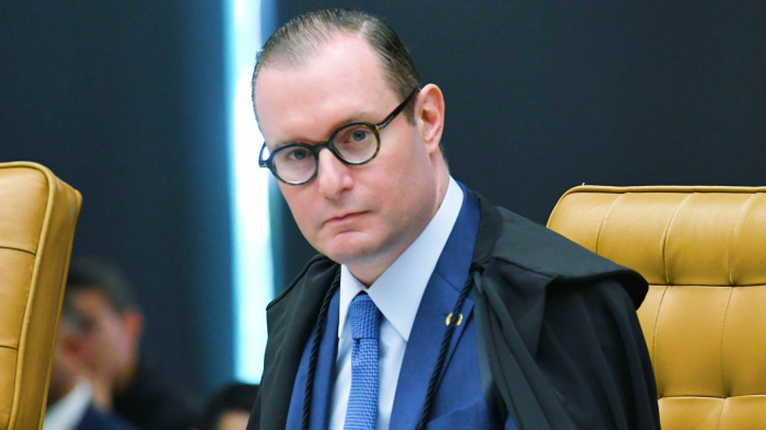 Primeiro voto de Zanin no STF é a favor do juiz de garantias