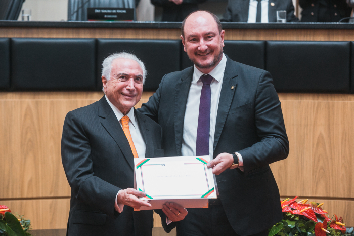 Michel Temer recebe o Título de Cidadão Catarinense