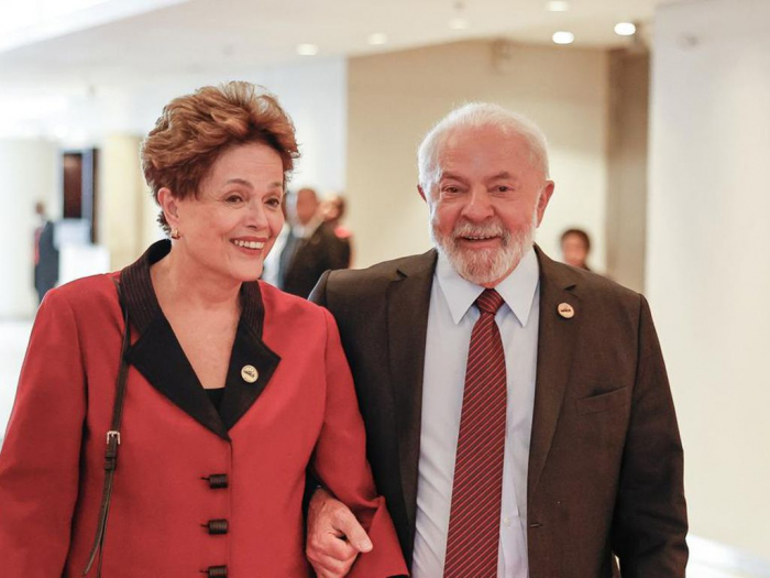 Dilma merece pedido de desculpas por impeachment, diz Lula