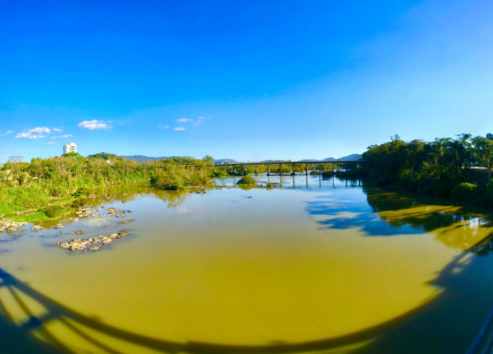 Fortes rajadas de vento devem atingir Santa Catarina nesta segunda-feira