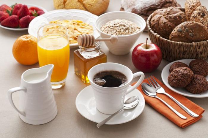 Alimentação ideal: o que diz a ciência sobre tomar ou pular o café da manhã