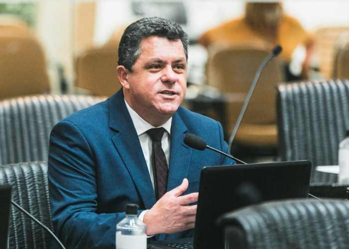 Audiência pública debate suspensão de torneios e exposições de pássaros em SC