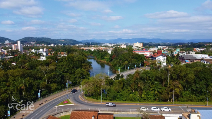 SC terá chuva intensa, temporais isolados e rajadas de vento nesta terça-feira