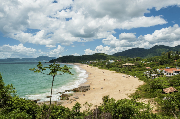 Santa Catarina lidera ranking nacional de praias em selo Bandeira Azul