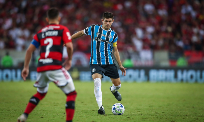 Em momentos opostos, Flamengo e Grêmio jogam em Porto Alegre