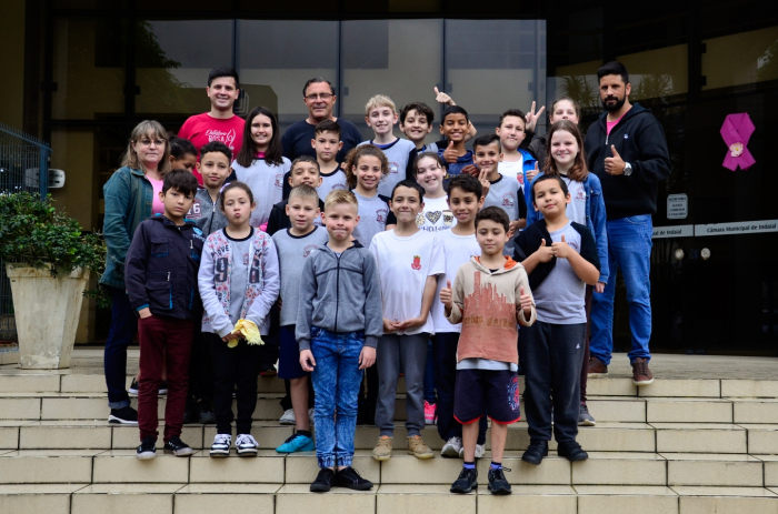 Alunos da Mulde Baixa complementam aprendizado sobre o Legislativo visitando a Câmara