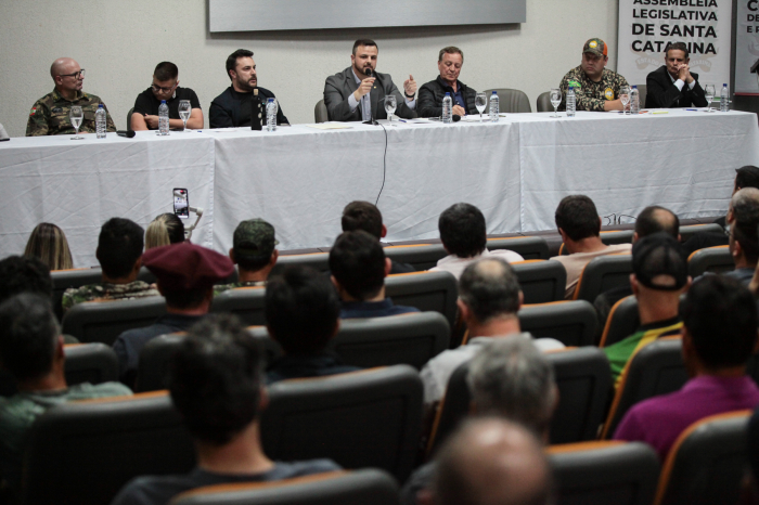 Audiência debate caça como meio de controle da população de javali