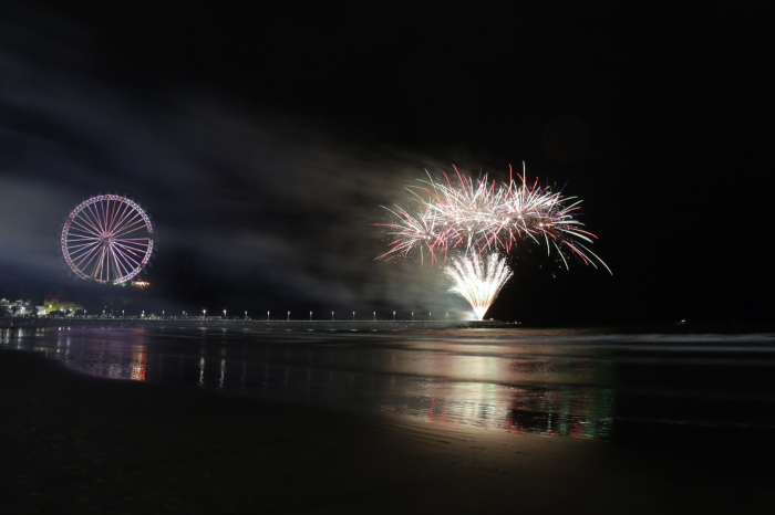 Teste de fogos iluminou a Praia Central de Balneário Camboriú
